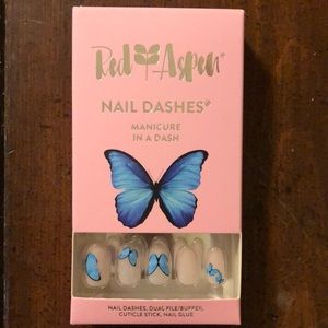 Red Aspen Nail Dashes